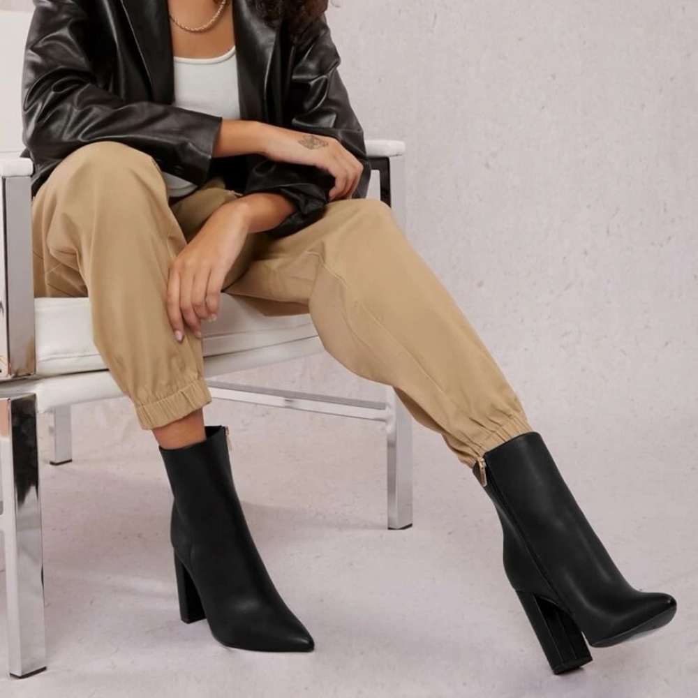 Shein       Size:9      Color:Black